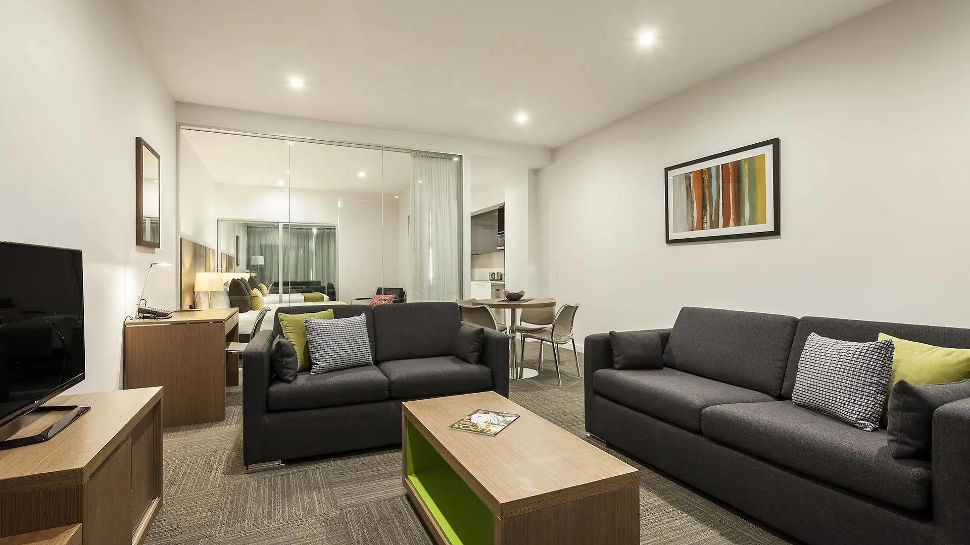 ****  Aparthotel Quest On Franklin Adelaide Australien